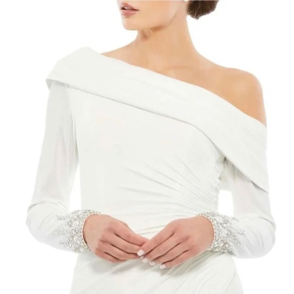 Mac Duggal  10 - Picture 2 of 6